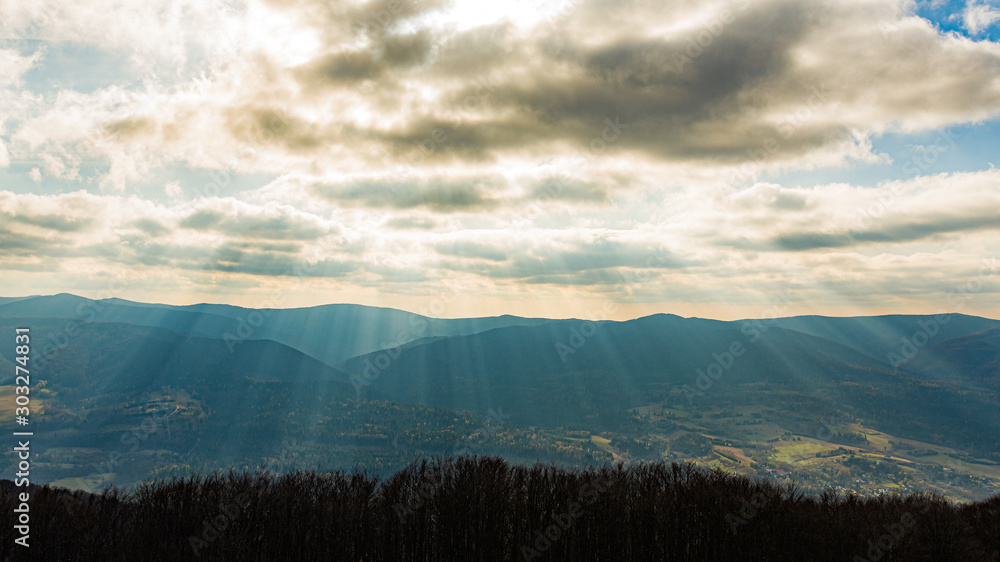 Obraz premium clouds over lake