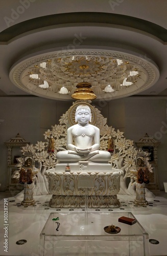 Fotografie Jain idol inside a temple