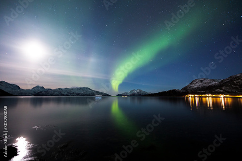 Nordlicht im Fjord © Stefan Arendt
