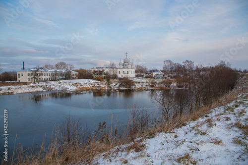 Fototapeta Naklejka Na Ścianę i Meble -  winter landscape with river