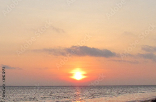 Fototapeta Naklejka Na Ścianę i Meble -  beautiful sunset over the sea
