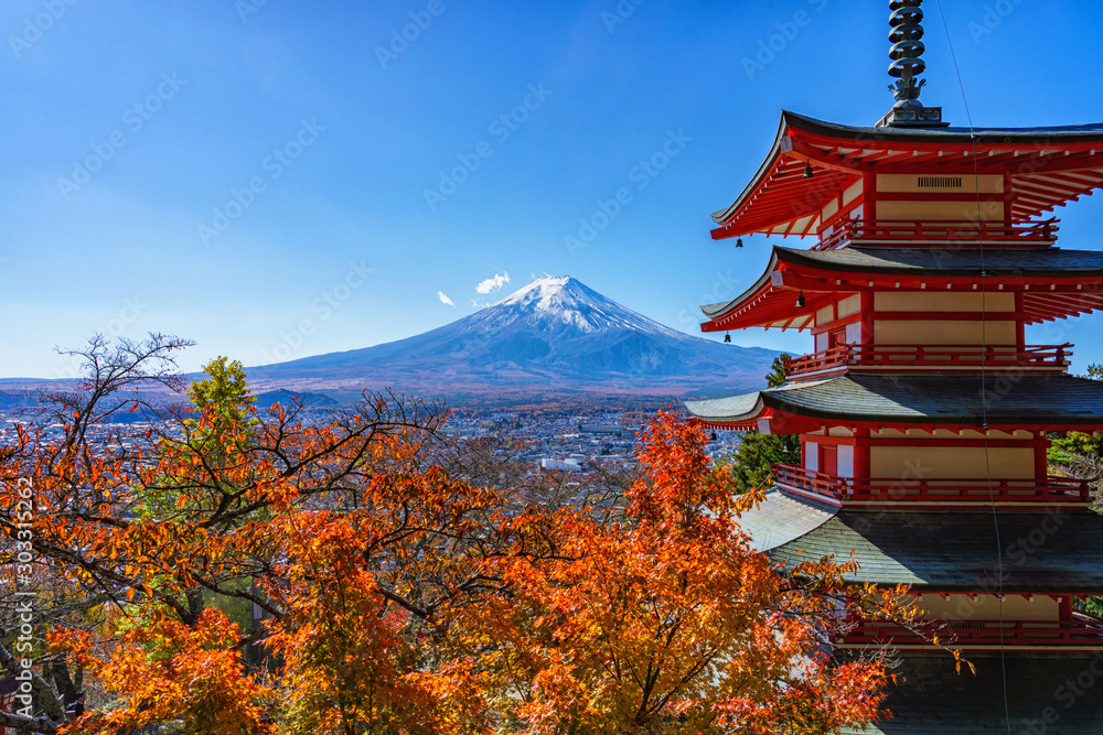 日本の秋　富士山と忠霊塔