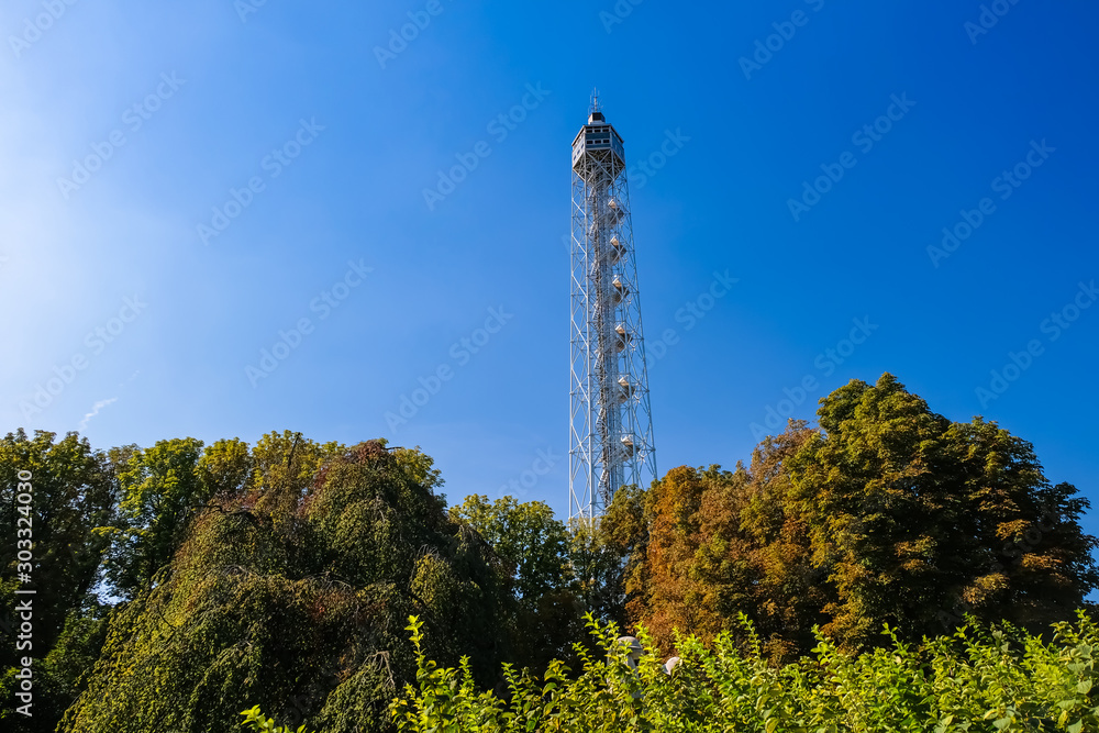 ミラノ センピオーネ公園 トッレ・ブランカ Stock Photo | Adobe Stock