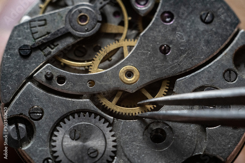 Process of instaling a part of mechanical watches