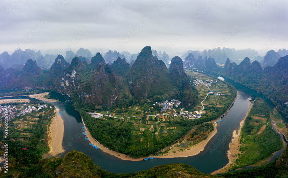 Φωτογραφία Xianggong Hill, Guilin China Karst mountains panorama aerial view