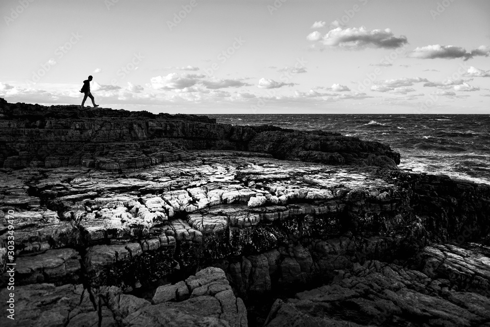 Φωτογραφία Scenic evening winter scenic on the Adriatic sea coast in Polignano a Mare, Bari Province, Puglia region,  southern Italy