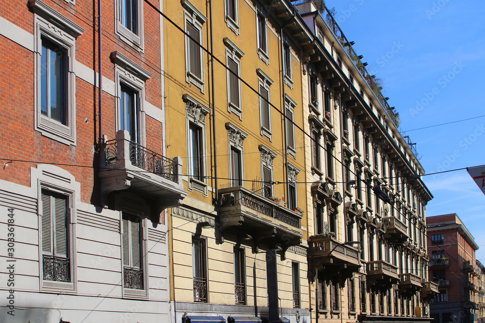 Foto Historic townhouses in Art Nouveau architecture style in Milan (Northern Italy)