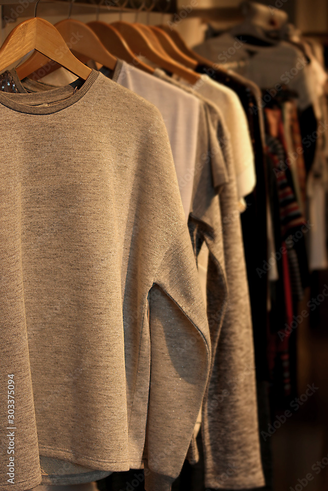 Φωτογραφία photo of the show room with men's full-length regals