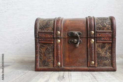 Trunk with jewelry