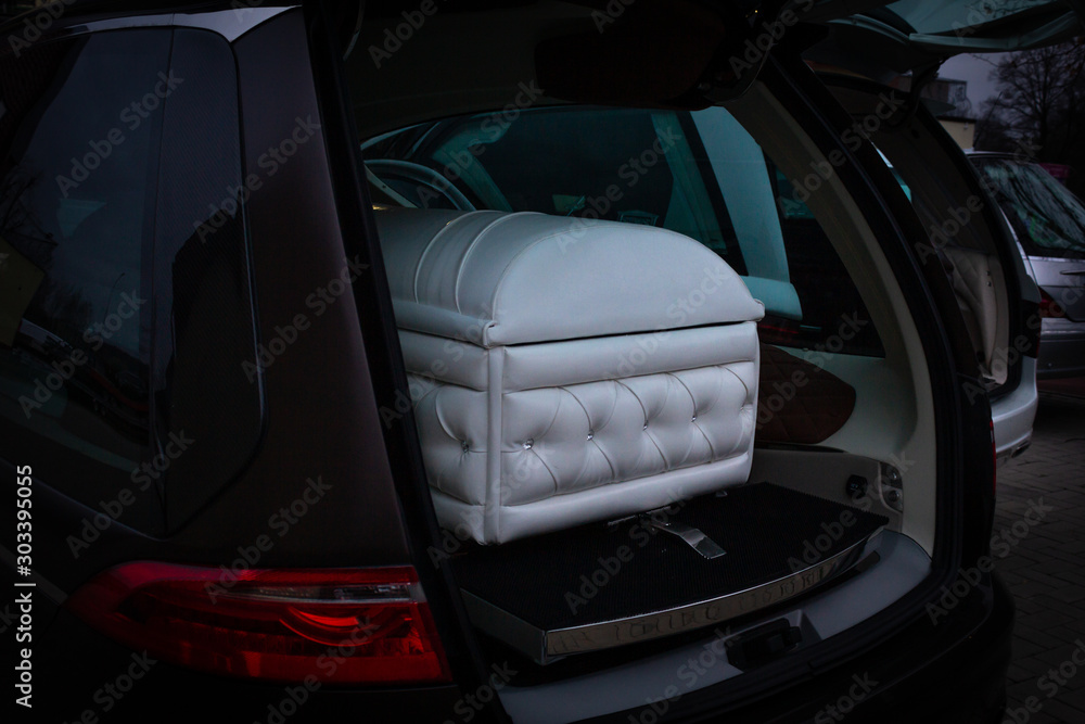 Φωτογραφία Funeral home with new modern like a Sofa chester coffin style
