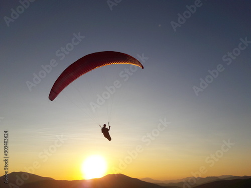 parachute coucher de soleil