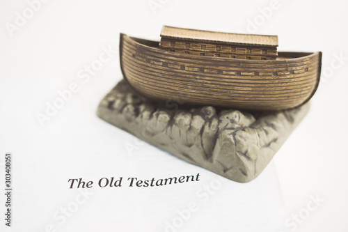Canvastavla Miniature Noah's Ark on Mountain