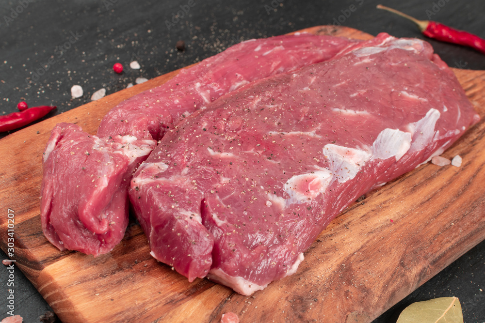 Raw Lamb Tenderloin Fillet, Mutton Sirloin Meat or Sheep Fillet