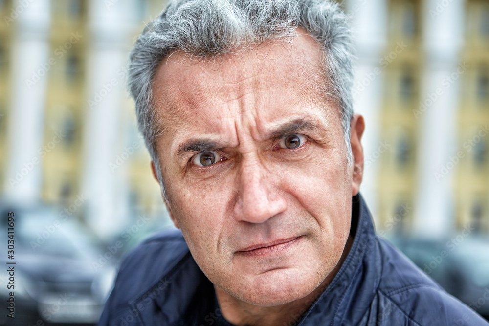 Ταπετσαρία The stern look of official a close up.
