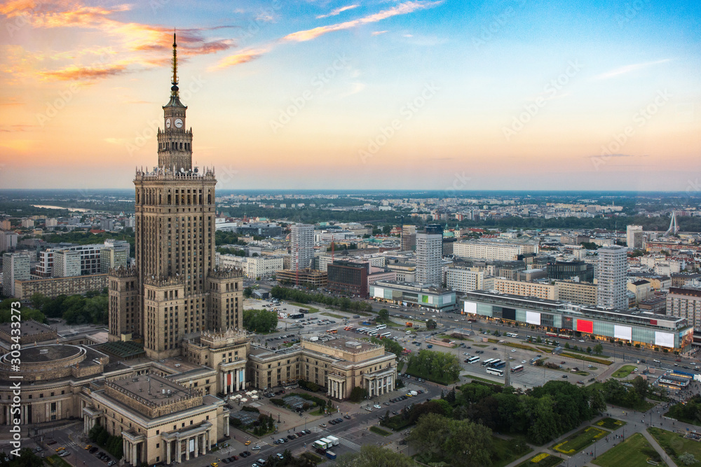 Widok na centrum Warszawy podczas zachodu słońca, Polska - obrazy, fototapety, plakaty 