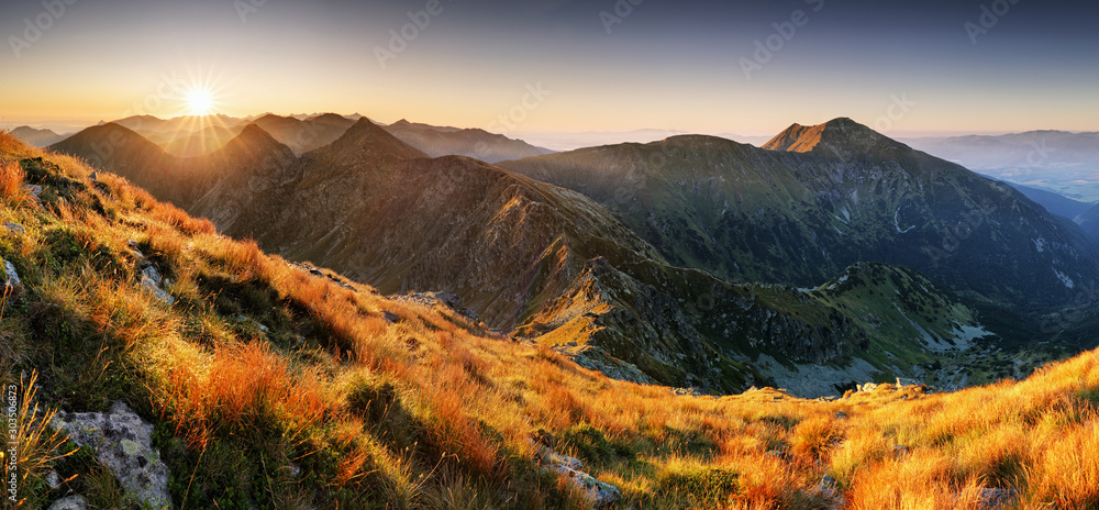 Plakat Halny zmierzch w Sistani górze - Rohace, Tatras panorama