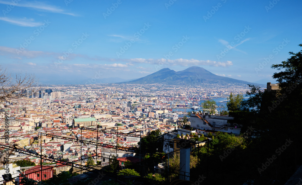 Vista su Napoli dal Belvedere di San Martino.