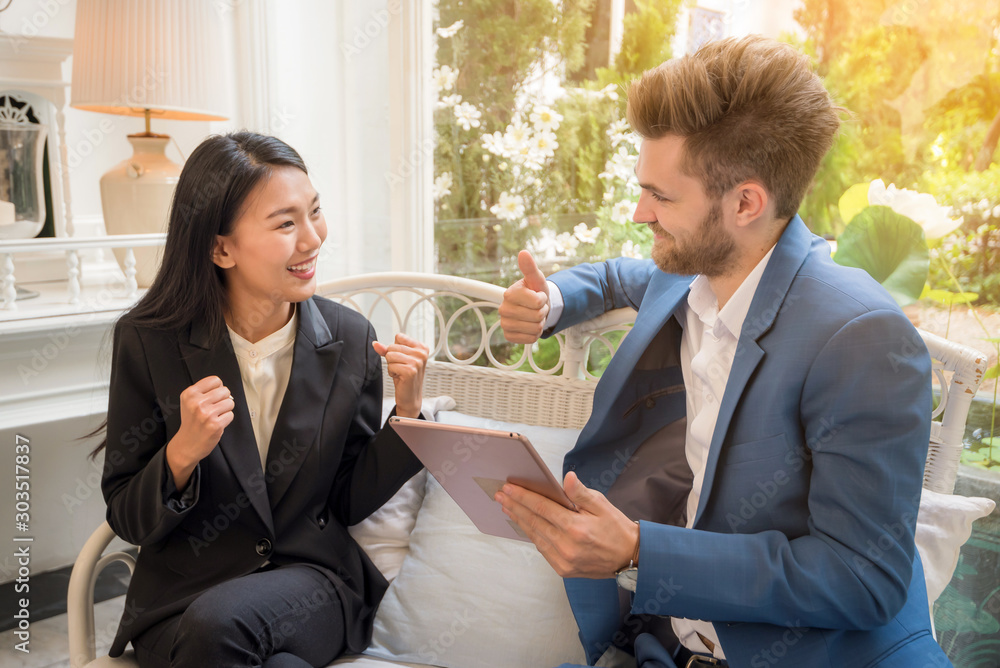 Business woman discuss about financial report to customer, meeting at coffee shop Business woman discuss about financial report to customer, meeting at coffee shop
