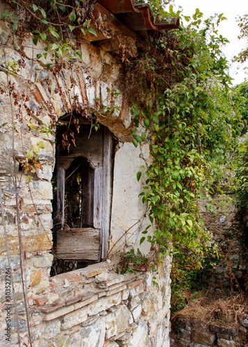 Fototapeta Naklejka Na Ścianę i Meble -  Roscigno Vecchio - Ghost town in Cilento