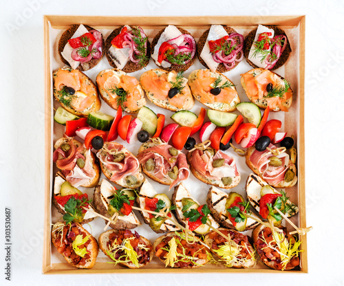 Christmas appetizers in the box © Maksim Shebeko