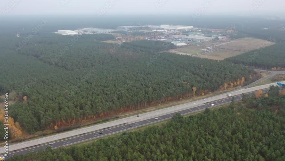 Luftaufnahme vom Standort der zukünftigen Tesla GigaFactory 4 in ...