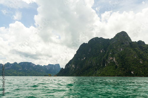 Karst mountains of lake Cheo Lan in Thailand © vadimborkin