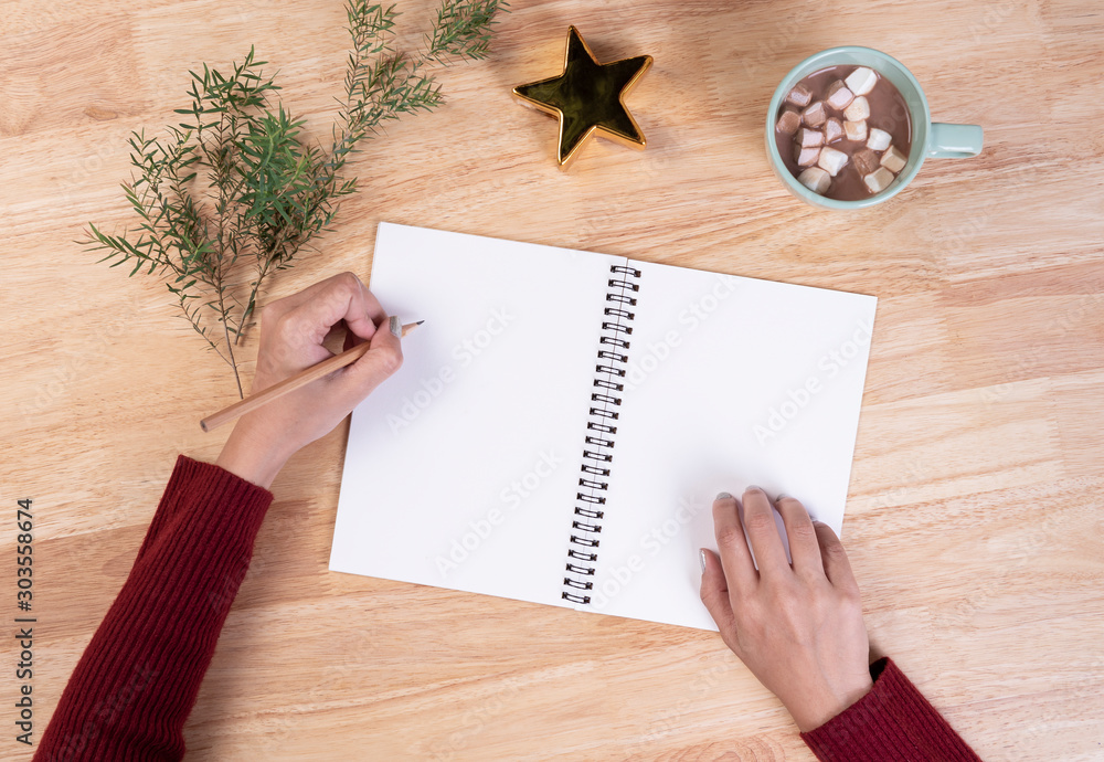 Εκτύπωση καμβά Hand writing mockup postcard for to do list and hot chocolate with marshmallow on wooden background