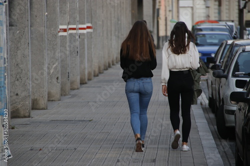 Girls walking in the street © Laiotz