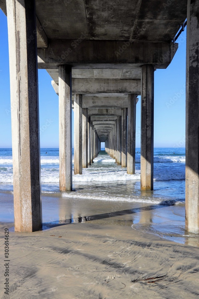 Views of Scripps Pier on a sunny November day