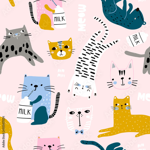 Behang Naadloos kinderachtig patroon met schattige katten in verschillende  poses. Creatieve kinderen hand getekende textuur voor stof, verpakking,  textiel, behang, kleding. vector illustratie - Nikkel-Art.nl