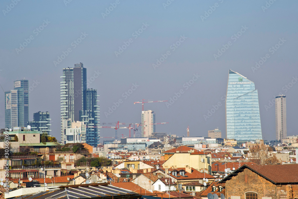 Milano , Lombardia, vista della città' e dello skyline - Unicredit torre e grattacieli di Gea Aulenti piazza 