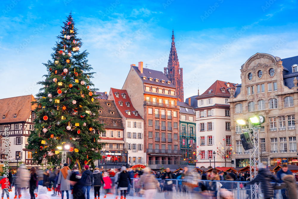 Φωτογραφία Ice Skating rink near the Cathedral in Strasbourg, France, Christmas Time