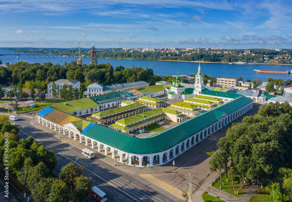Ταπετσαρία Aerial view of ancient Gostiny Dvor in old Russian city of Kostroma on bank of V