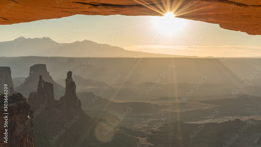 Siunbeams over the valley in Canyonlands National Park