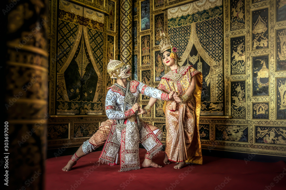 Obraz premium Art culture Thai Dancing in masked khon Benjakai in literature amayana,Thailand