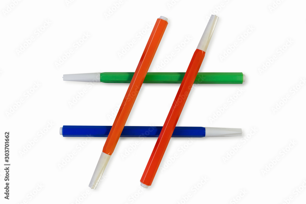 Fotka „Hashtag education. School stationery. Isolated on white background  multicolored felt pens lie in the form of a hashtag sign.“ ze služby Stock  | Adobe Stock