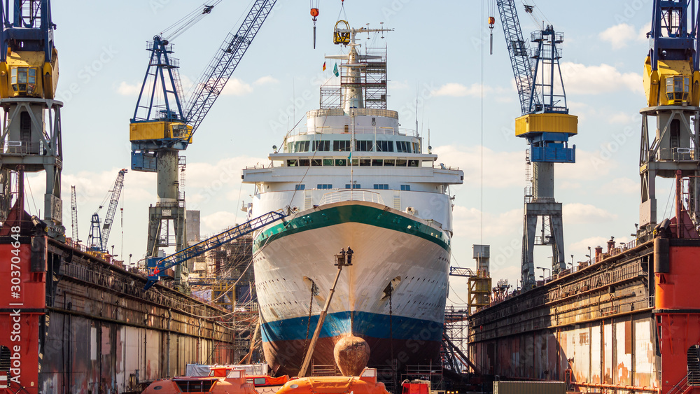 Foto Handelsschiff im Trockendock