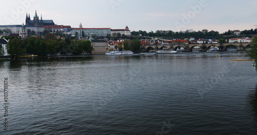 チェコ プラハ モルダウ川のある風景