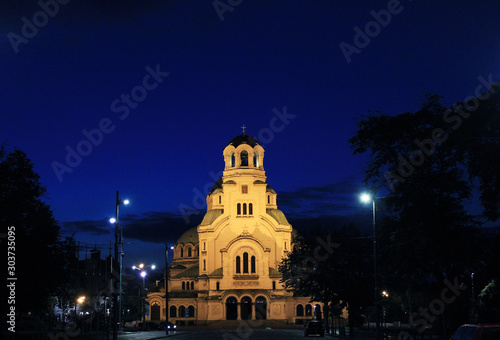 Fototapeta Naklejka Na Ścianę i Meble -  ブルガリア　夜のアレクサンドル・ネフスキー大聖堂