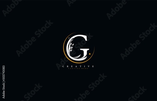 Letter G linked rounded stylish swoosh circle elegant flourishes logotype