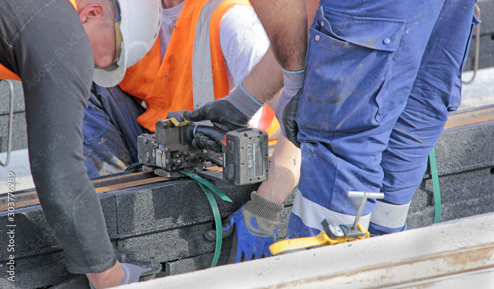 ouvriers sur le chantier ouvriers sur le chantier