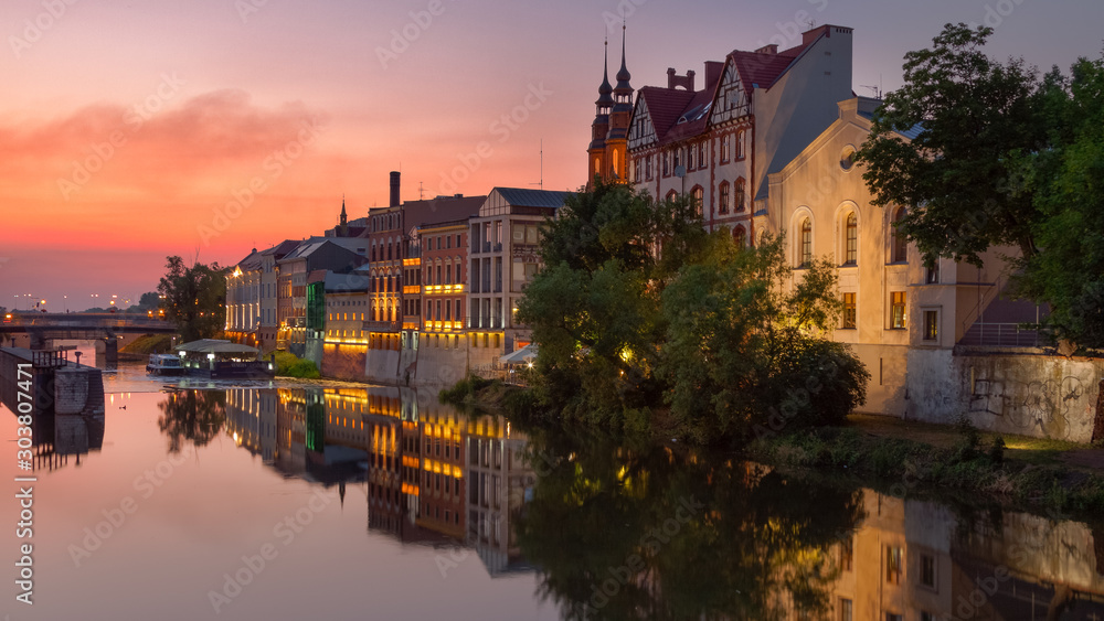Φωτογραφία Opole city in Opolskie Voivodeship with old hertiage buildings and wonderful vie