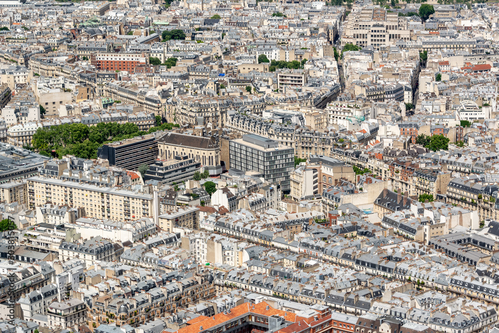 Εκτύπωση καμβά Aerial view of haussmanian buildigs and streets in Paris, France