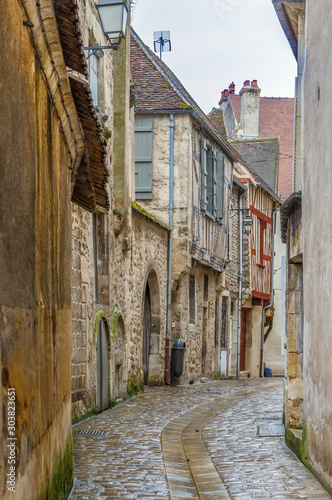 Fototapeta Naklejka Na Ścianę i Meble -  Street in Avallon, France