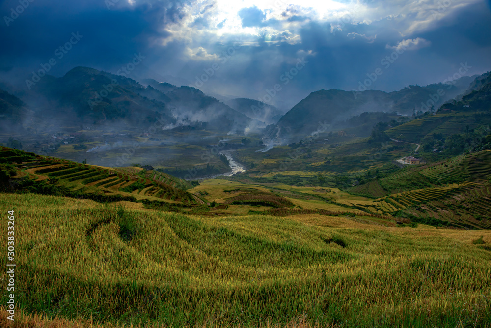 Fototapeta premium Rice terraces in a big moutain in Tule,Yenbai,Vietnam