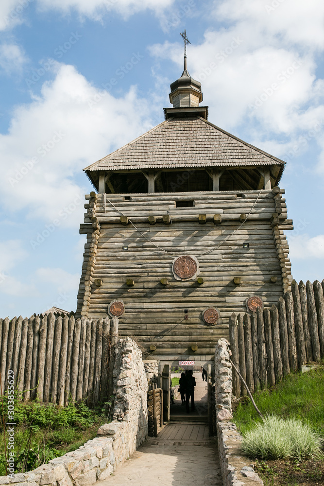 Φωτογραφία The wooden tower and protective fortifications in Museum of Zaporizhian Cossacks