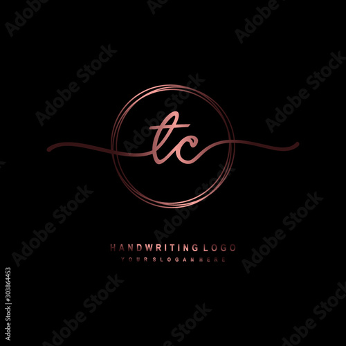 TC Initial handwriting logo design with circle lines dark pink gradation color. handwritten logo for fashion, beauty, team, wedding, luxury logo