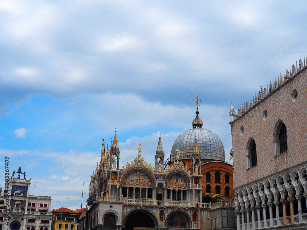 Fototapeta premium View of the exterior of the Saint Mark's Basilica (Basilica di San Marco) and Doge's Palace (Palazzo Ducale) in Venice, Italy