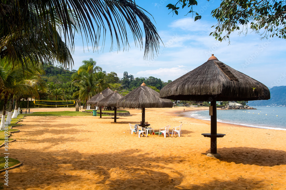 Fototapeta premium Angra dos Reis - Small Beach in Condo