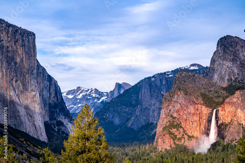 Yosemite National Park © kevin